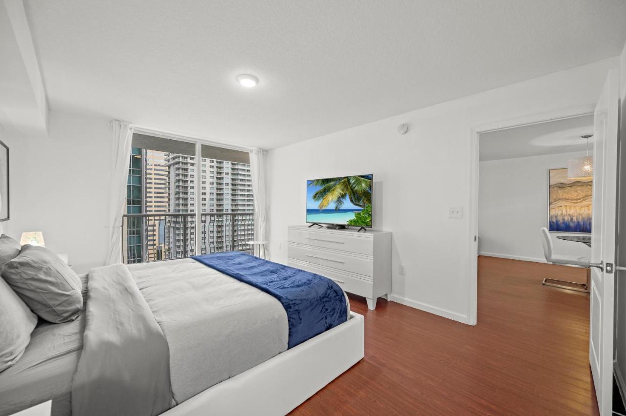 Amazing Condo With Free Parking In Brickell Miami Exterior photo