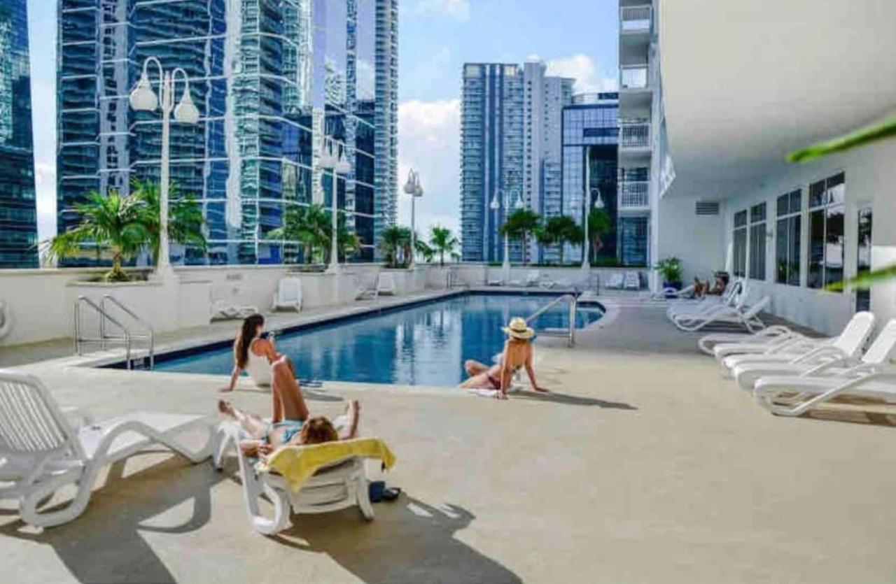Amazing Condo With Free Parking In Brickell Miami Exterior photo